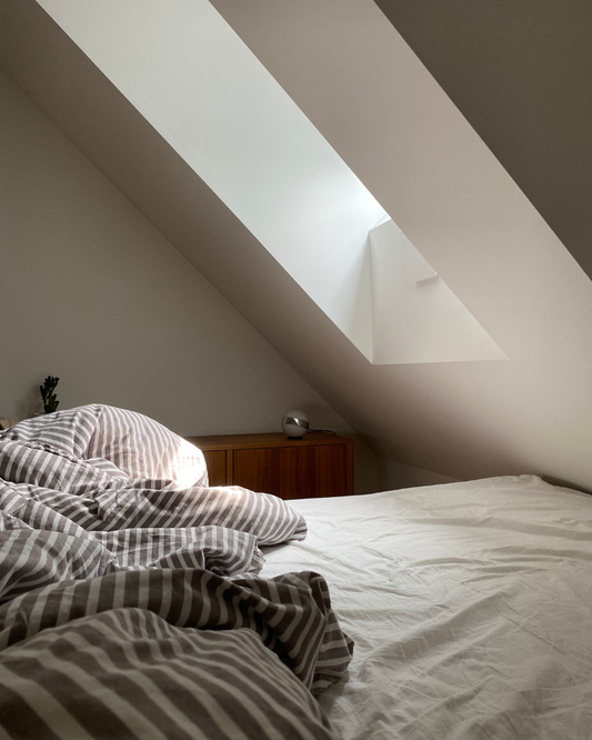 AN ELEGANT MIND MOVES BEYOND TRENDS