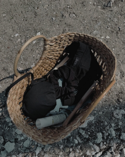 THE ESSENTIALS FOR A SLOW BEACH DAY