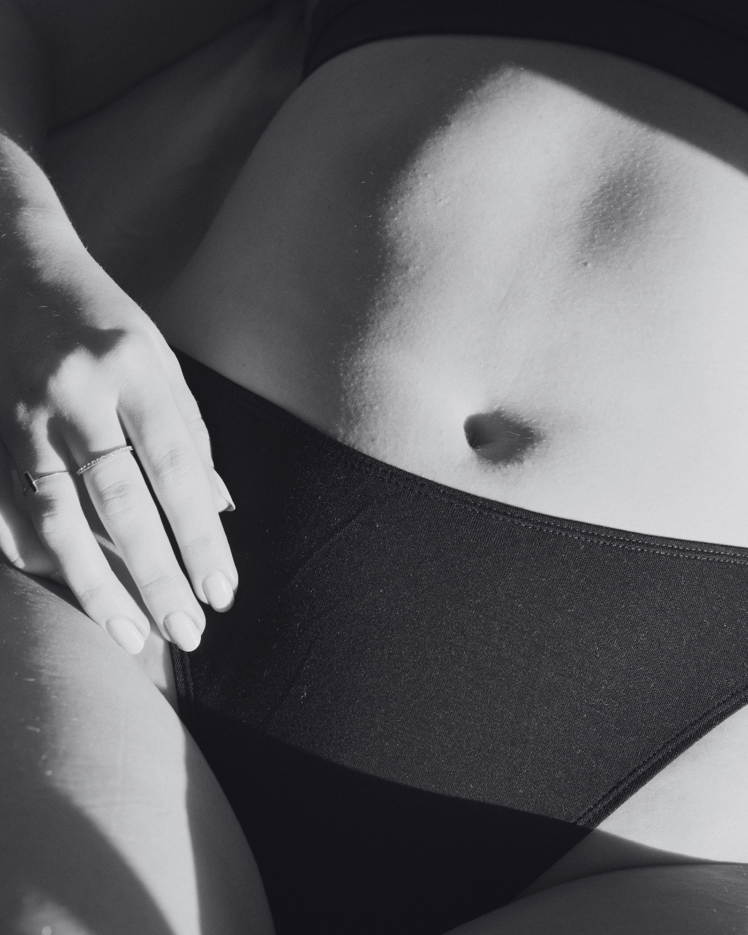 Model in Baume Essentials High-Cut in non-toxic natural fibers elevating the shapes