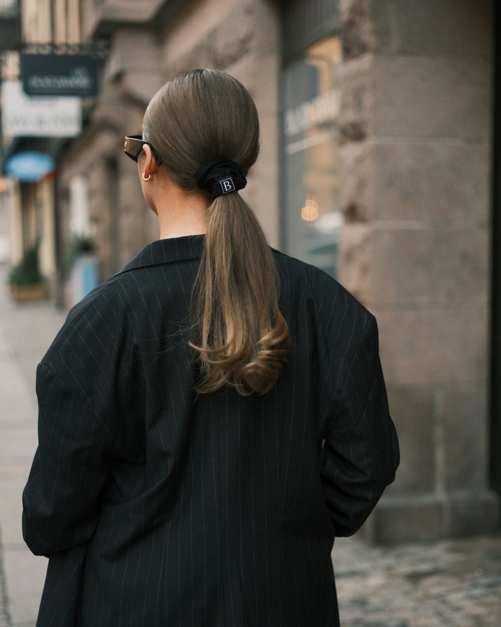Outfit with timeless and soft eco-friendly scrunchie in tencel